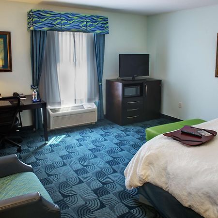 Hampton Inn And Suites Dallas/Lewisville-Vista Ridge Mall Bagian luar foto