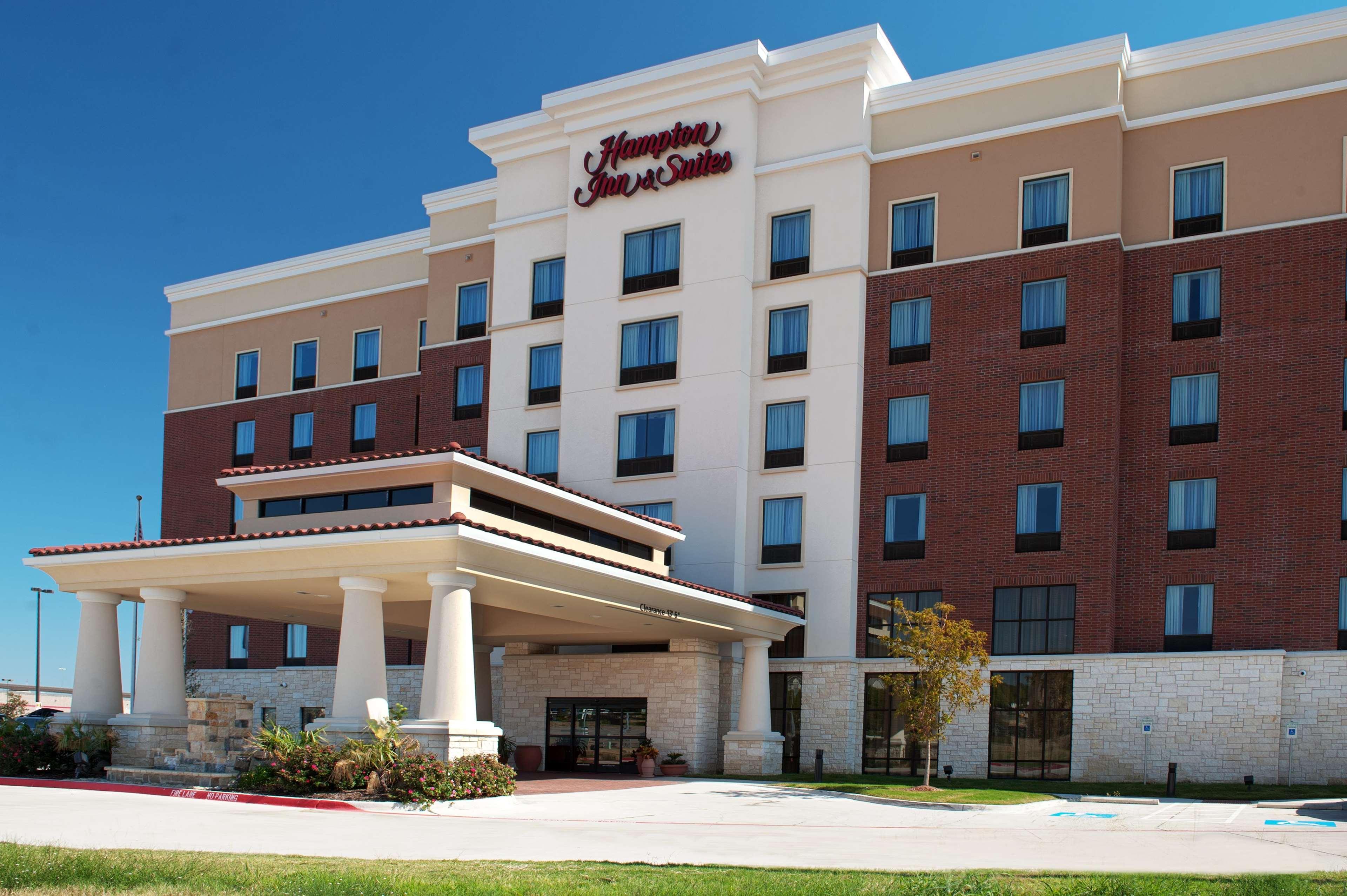 Hampton Inn And Suites Dallas/Lewisville-Vista Ridge Mall Bagian luar foto
