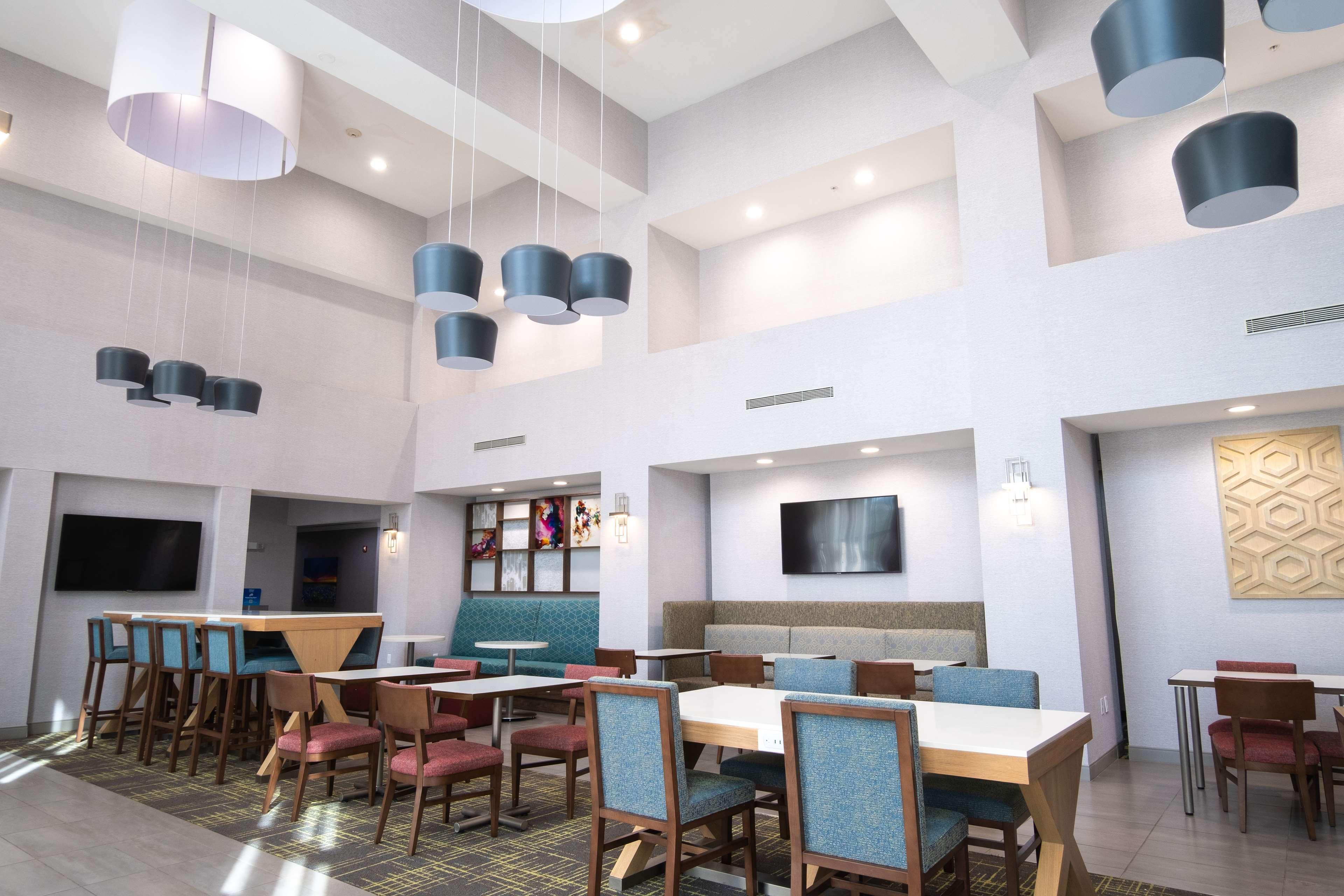 Hampton Inn And Suites Dallas/Lewisville-Vista Ridge Mall Bagian luar foto
