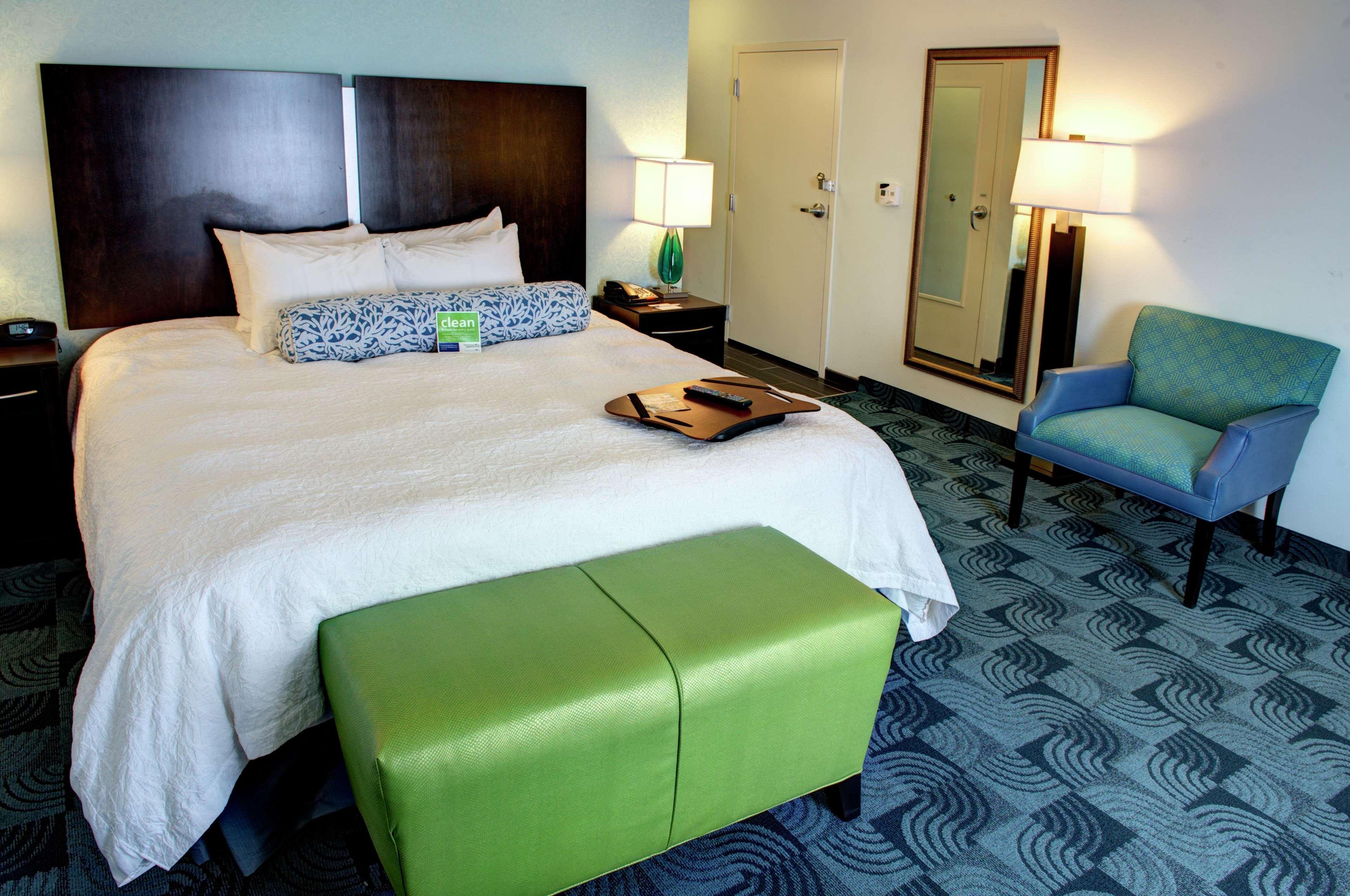 Hampton Inn And Suites Dallas/Lewisville-Vista Ridge Mall Bagian luar foto