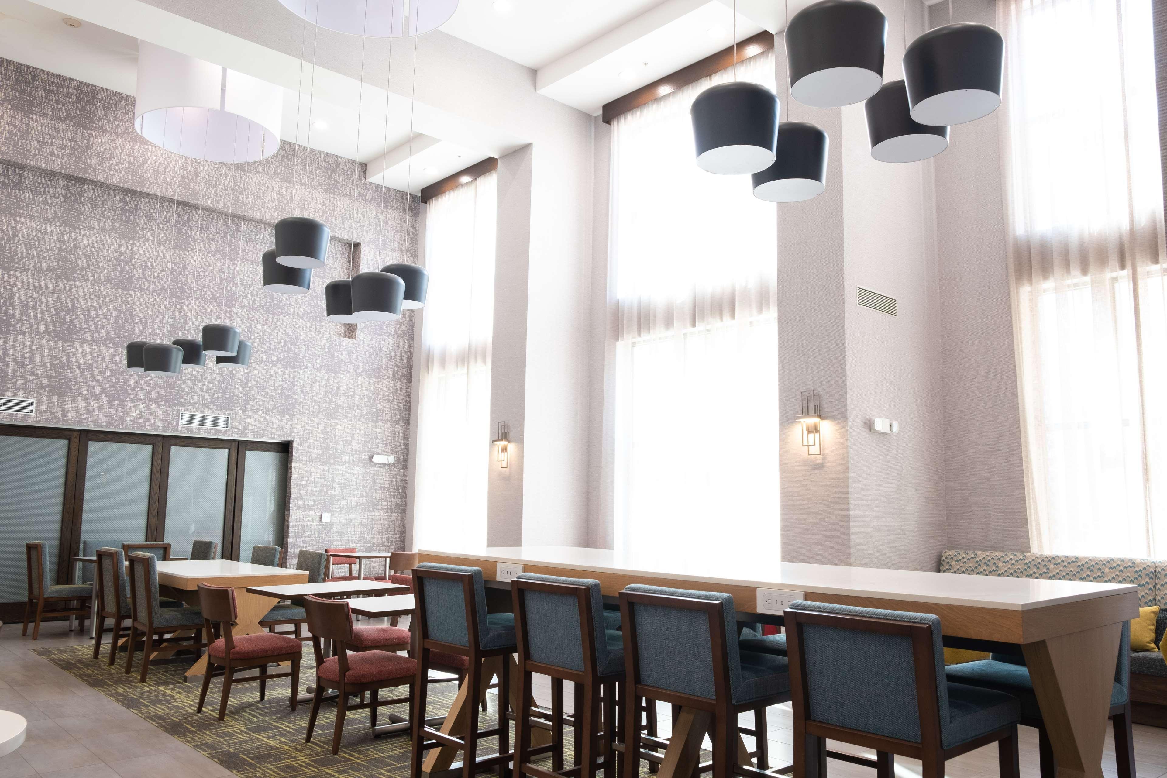 Hampton Inn And Suites Dallas/Lewisville-Vista Ridge Mall Bagian luar foto